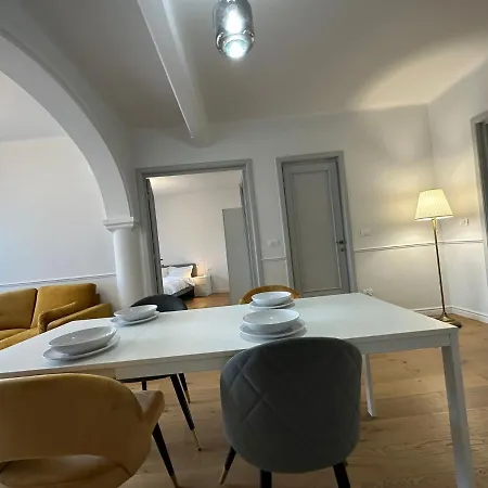 Cozy 2 Bedroom In The Center דירה *